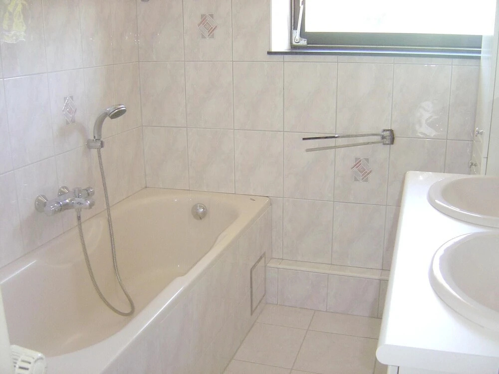 House With 5 Bedrooms in Bertogne, With Wonderful Lake View, Furnished Garden and Wifi