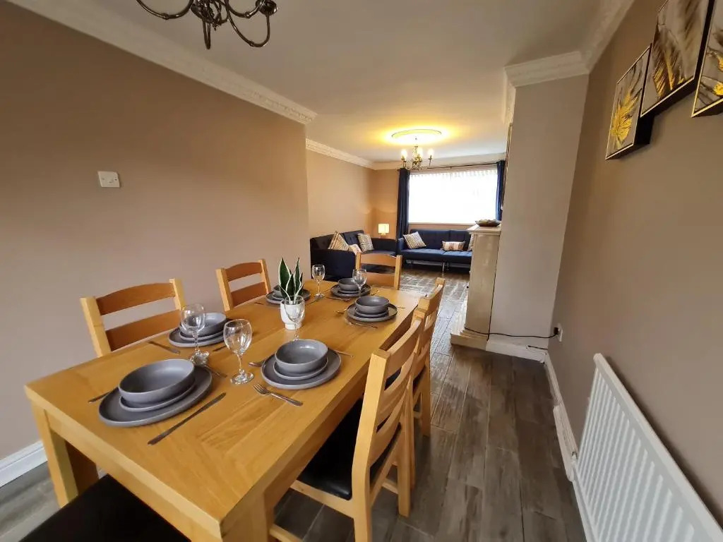 ** family 3 Bed house BPW, with private garden **