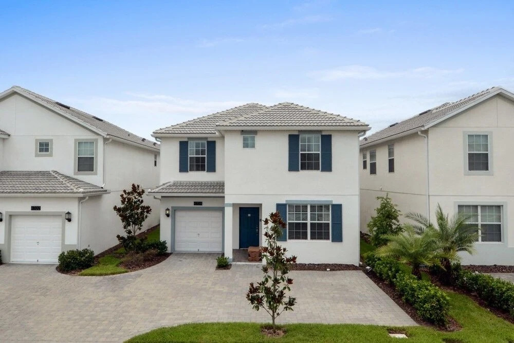 Luxury 6 bedroom home