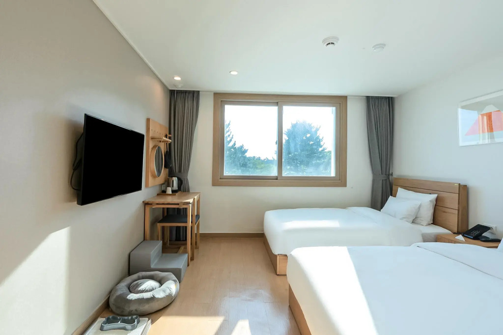 Heyy Seogwipo Hotel