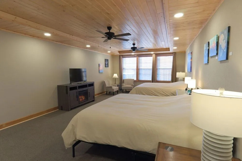 The NuWray Hotel & Carriage House