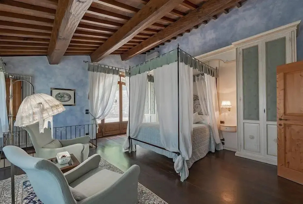 Villa Santella an Amazing Retreat Between Florence and Siena