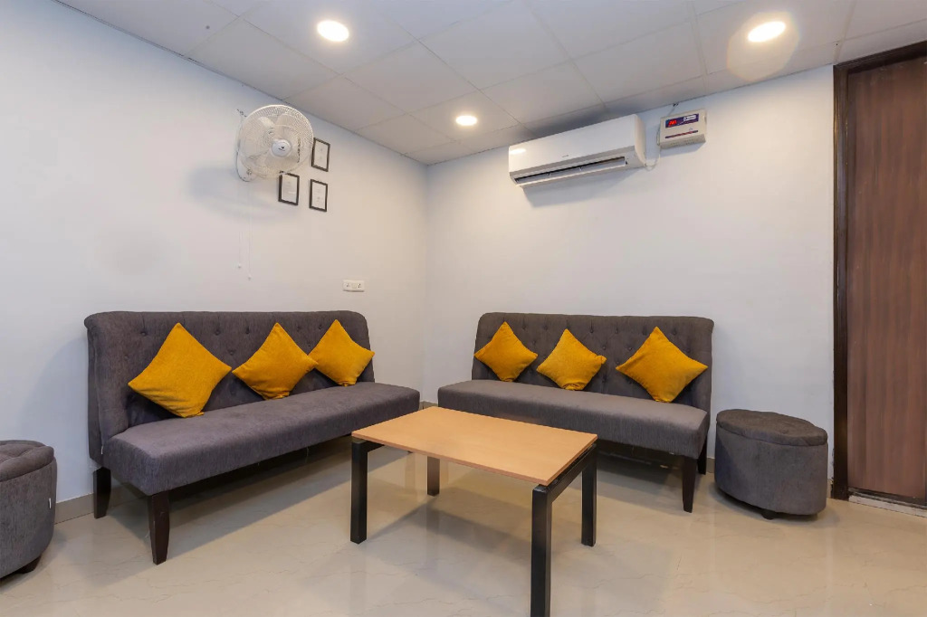 Collection O Agniv Residency Near Saket Metro