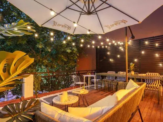 Iforest Hostel (Jing'an Temple Metro Station)