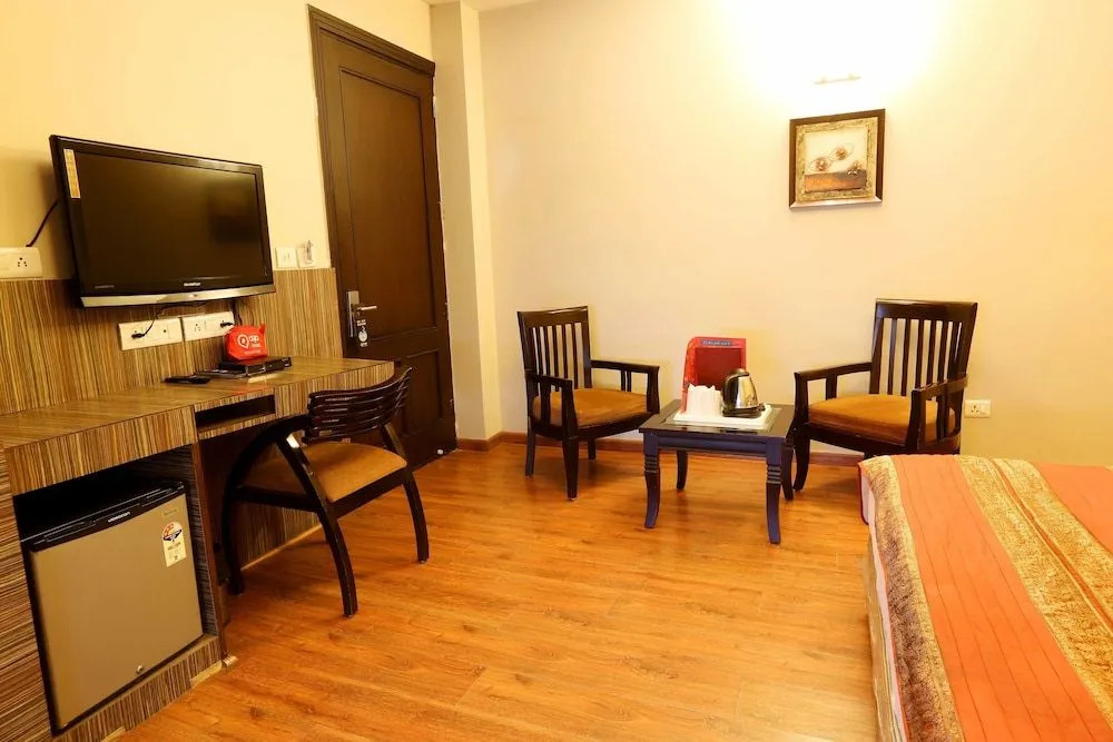 OYO 411 Hotel Relaxinn