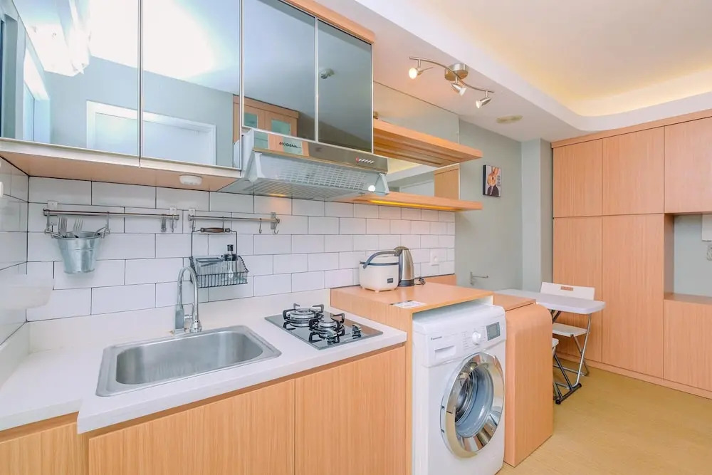 Big And Cozy 1Br Bassura City Apartment Near Mall