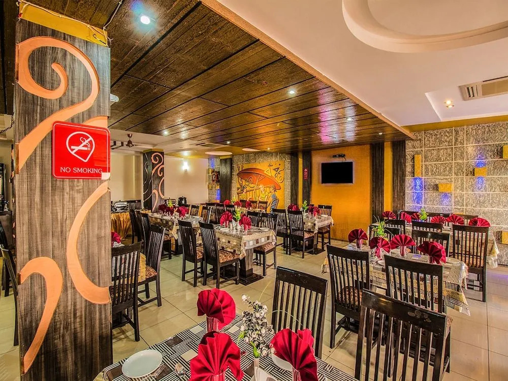 OYO 1919 Hotel Monarch Regency