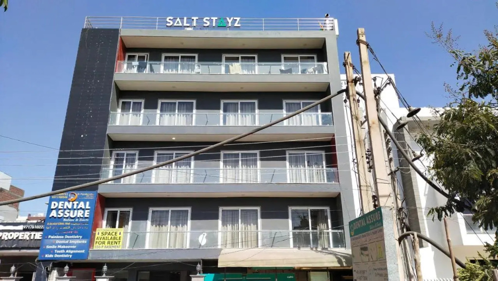 Saltstayz Express - Medicity Near Medanta Hospital