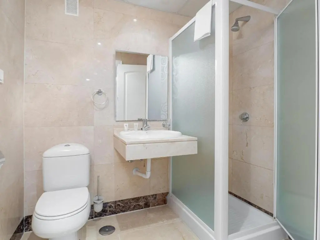 2290-Apt with Terrace Sea View And Pools
