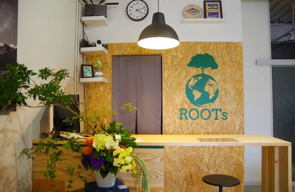 Travelers house ROOTs