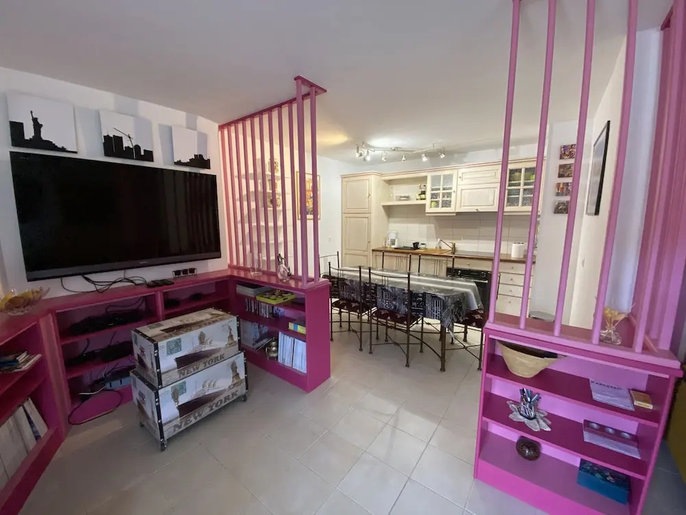 Deux Pièces 70 m² Climatisé, Avec Terrasse, Proximité Bord de mer