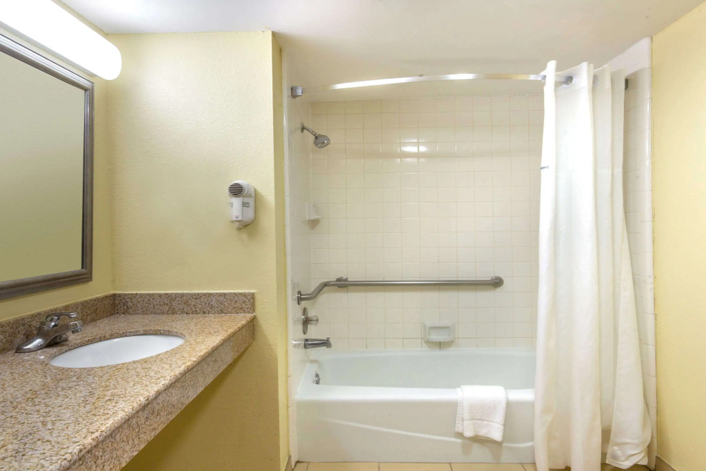 Days Inn by Wyndham Lebanon