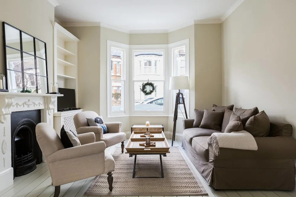 Bright 1BR Modern Home W/terrace in West London