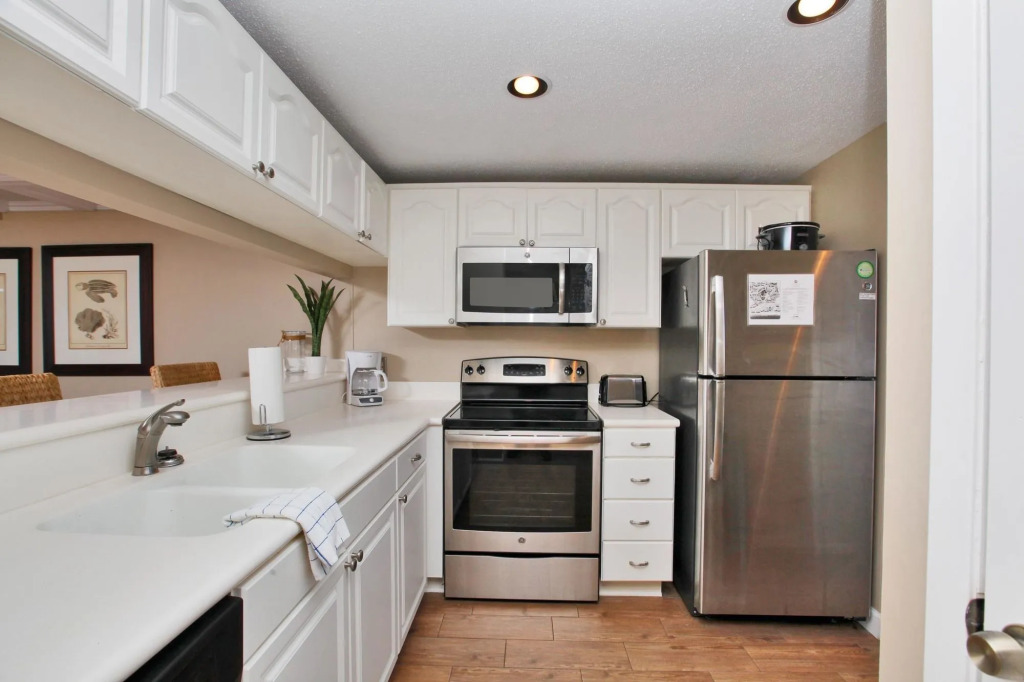 Edgewater Beach & Golf Resort by Panhandle Getaways