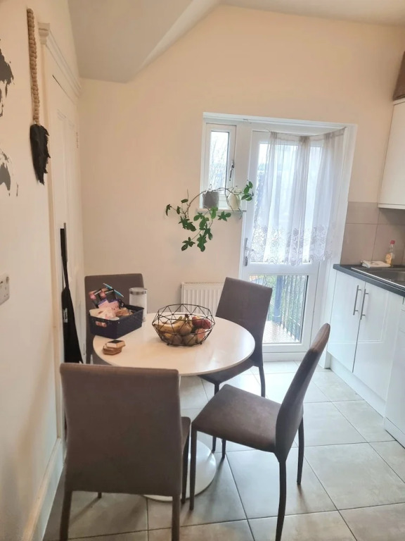 Stylish 2bed 2bath 8min to LondonBridge