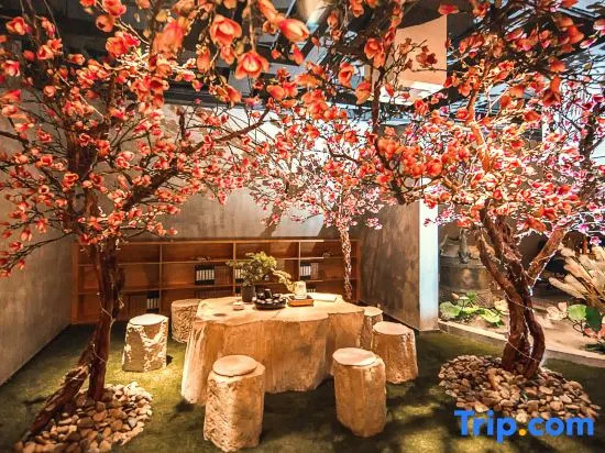 Qing Qiu Hotel