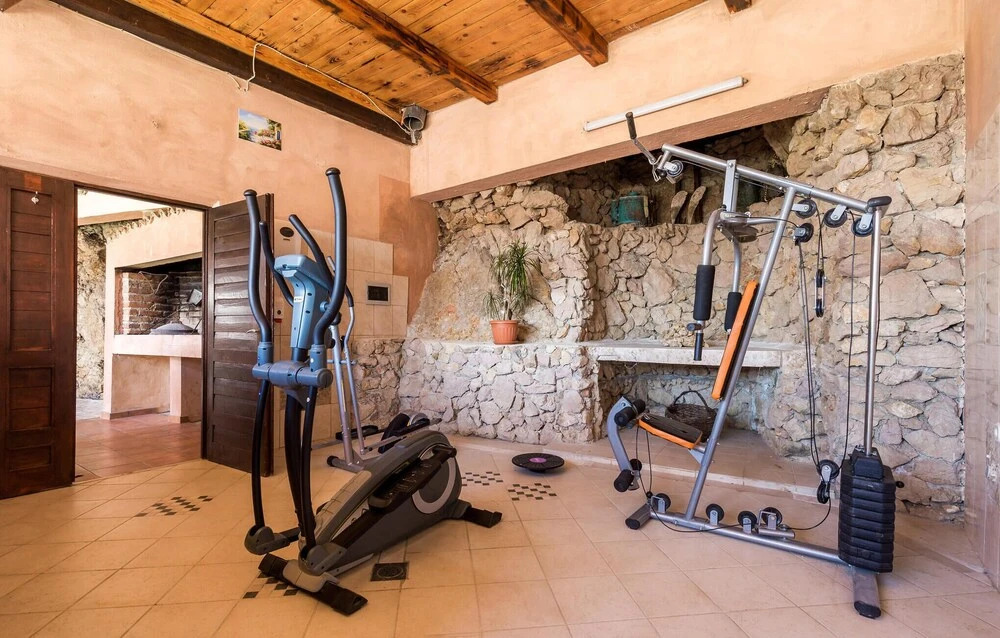 Amazing Home in Zubovici With Outdoor Swimming Pool, Wifi and 2 Bedrooms