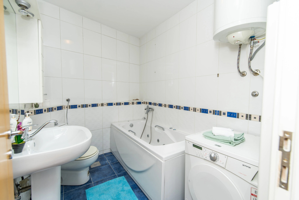 Modern 2BDR apartment in the center