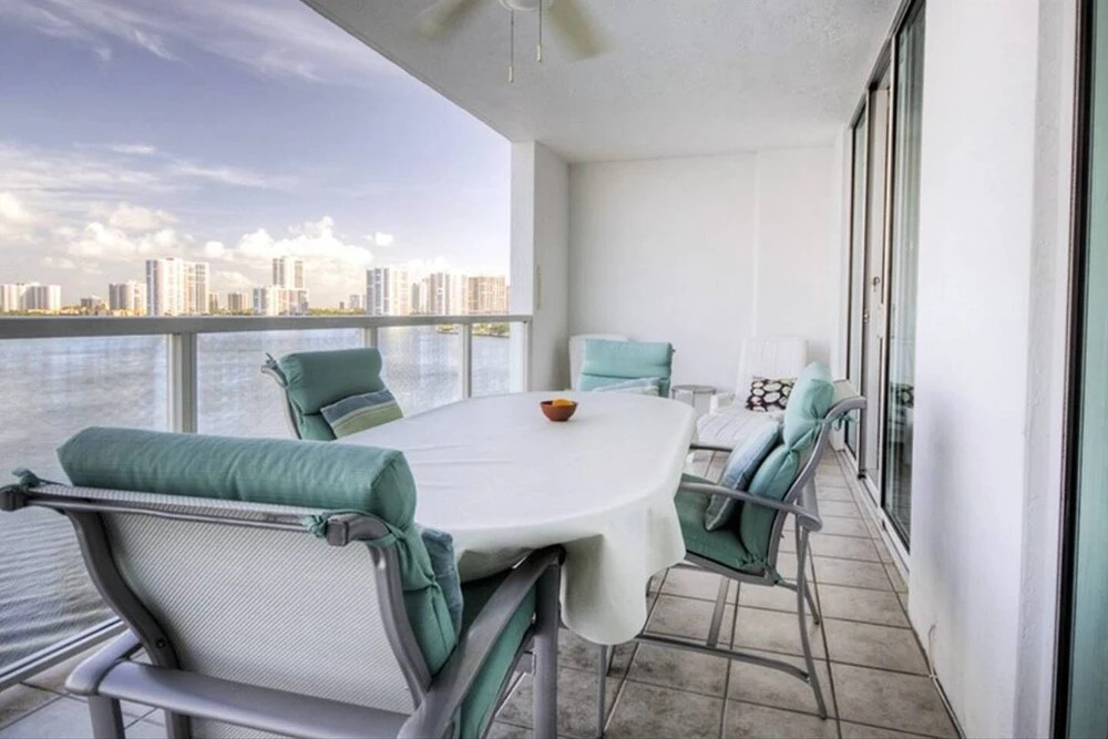 Le Marina Bay 802 - Condo 5 People, Sunny Isles