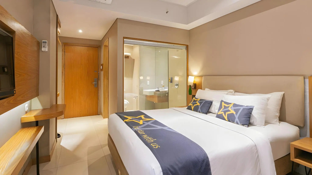 Yellow Star Gejayan Hotel