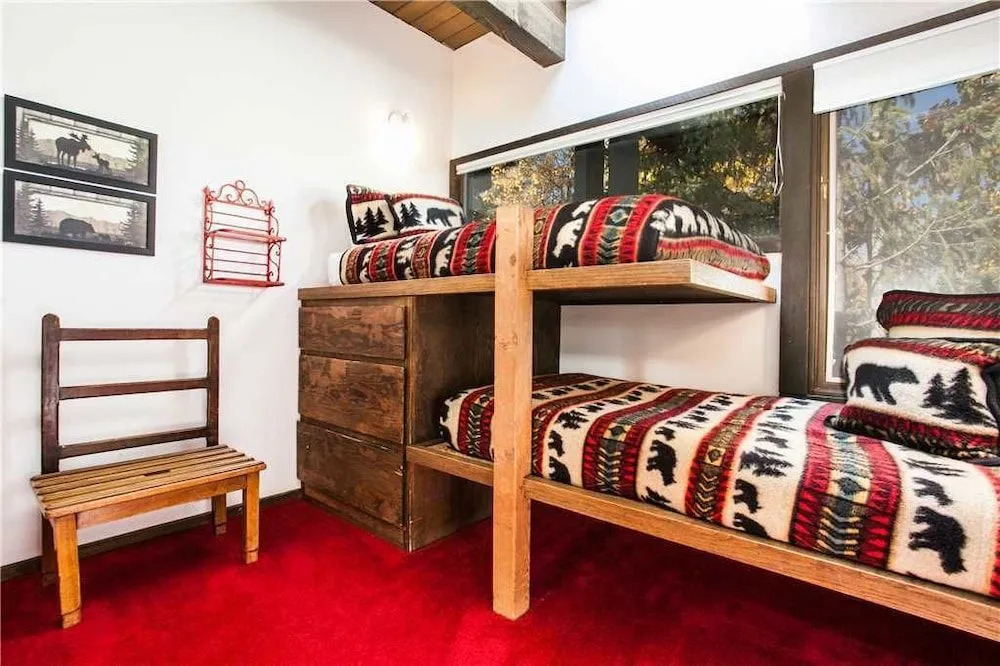 Black Bear Lodge - 5 Bedrooms Home