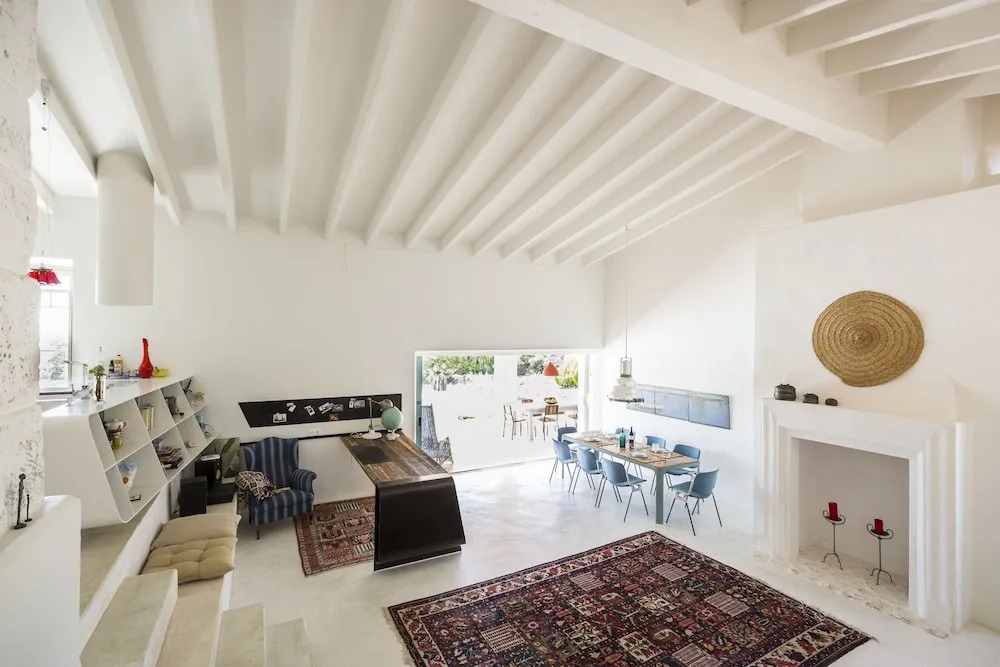 Residence by G Villa Calicant