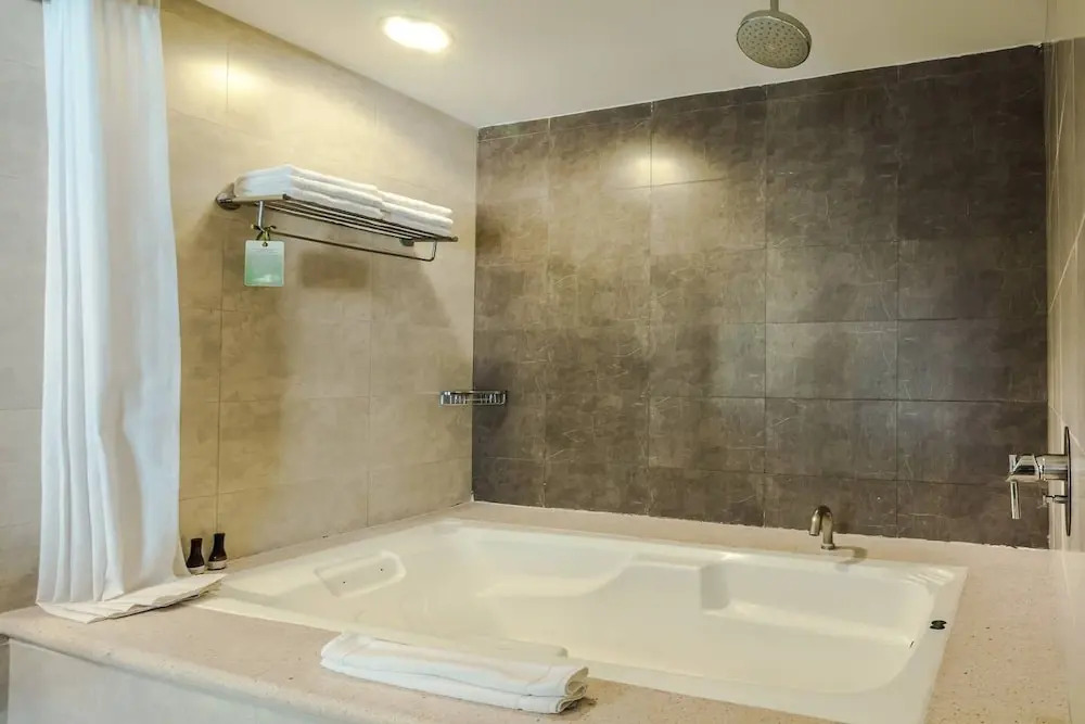 Beachfront! Luxury! 2 BR, W/ Plunge Pool. Paradise
