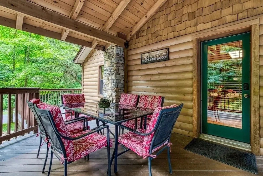 Bearly Rustic 2 Bedroom Cabin