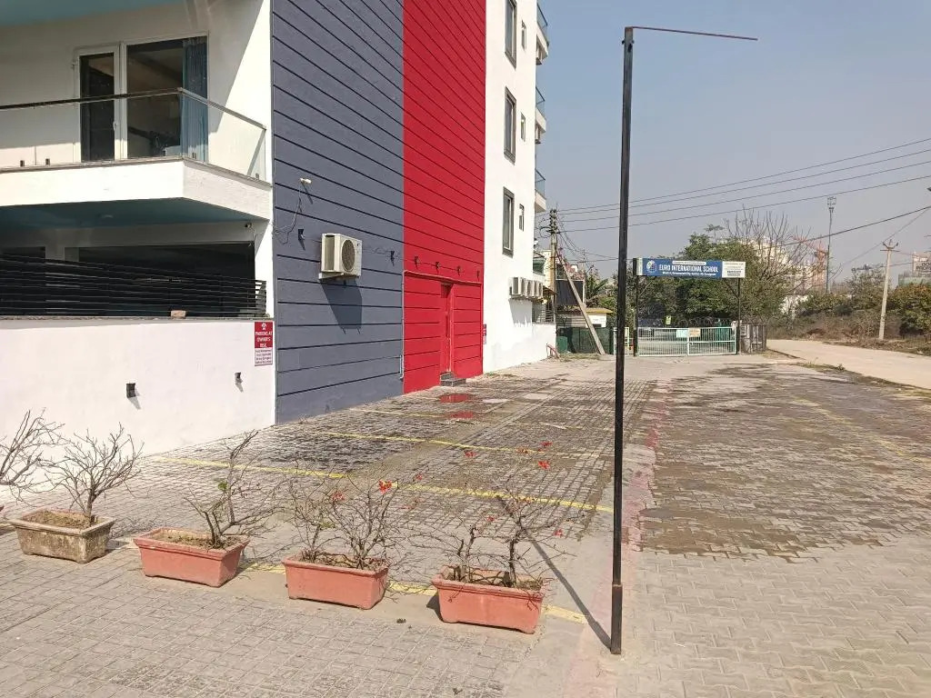 Inde Hotel Golf Course Extension, Gurgaon