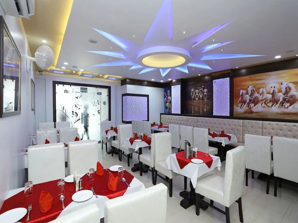OYO 15485 Hotel Vaishnavi Heritage Inn