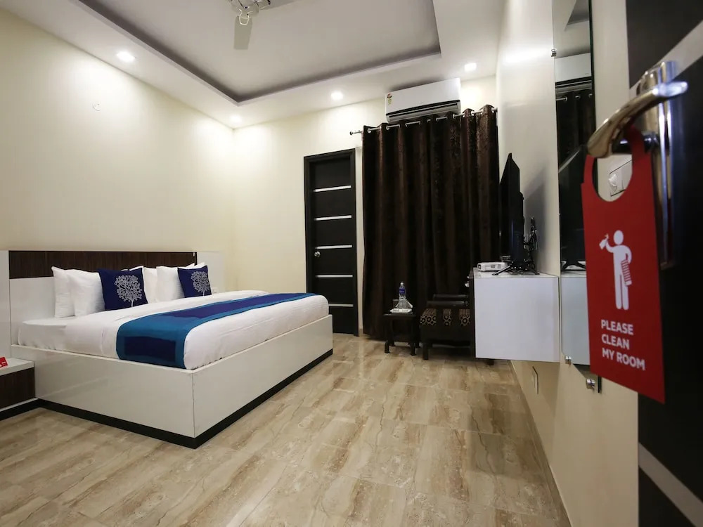 OYO 9940 Shashank Villa