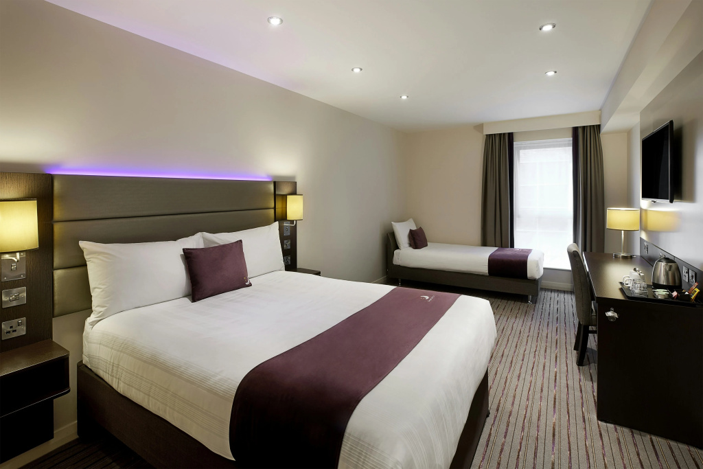 Premier Inn Leeds East