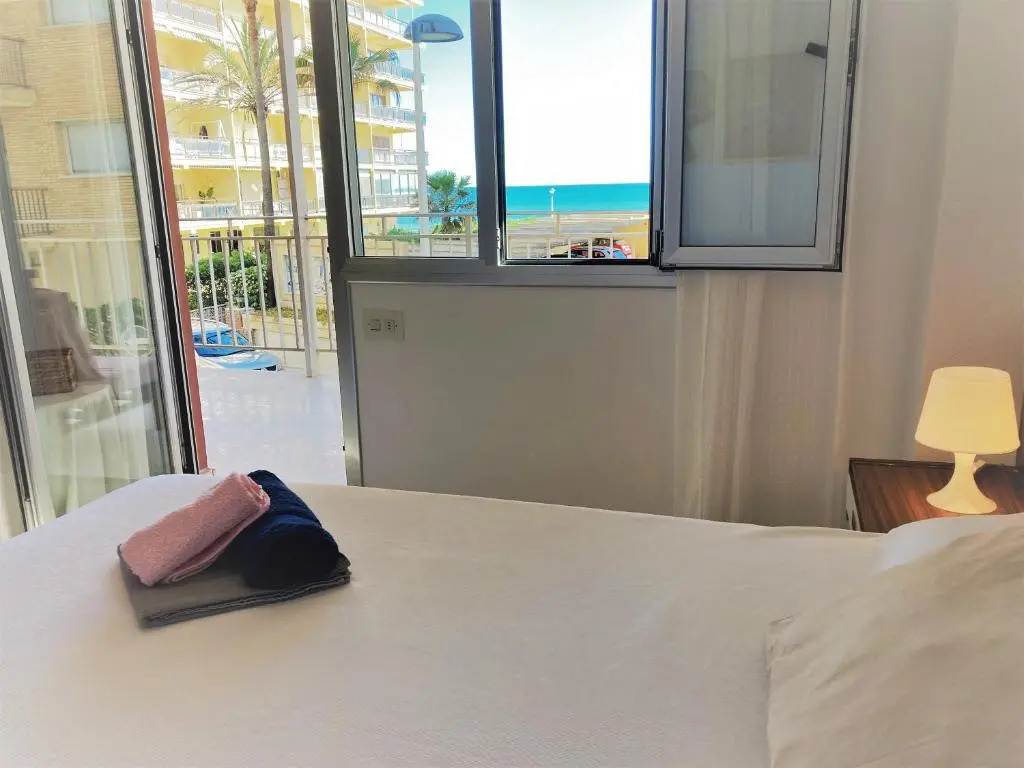 Large Apartment with Sea Views