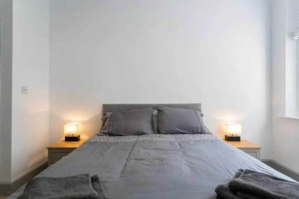 Spacious Central Chic Apartment - Simply Check In