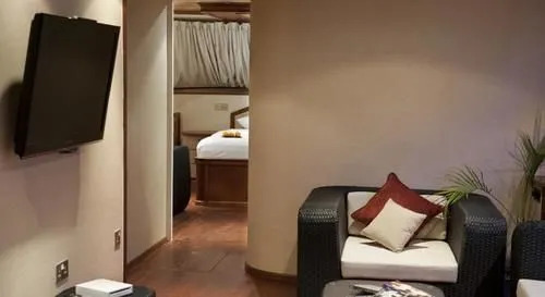 Hotel Kaani Princess