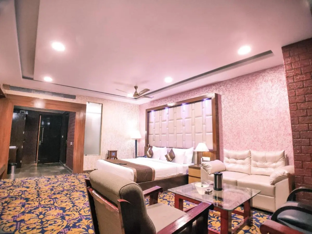 Hotel Vishnu Empire