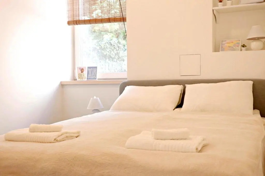 Minimalist Studio Apartments in Old Town by Hostlovers