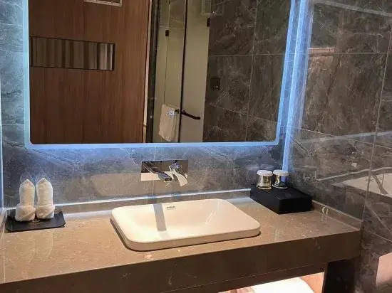 Luoyang Yanshi Meixi Hotel (Wanda Plaza)
