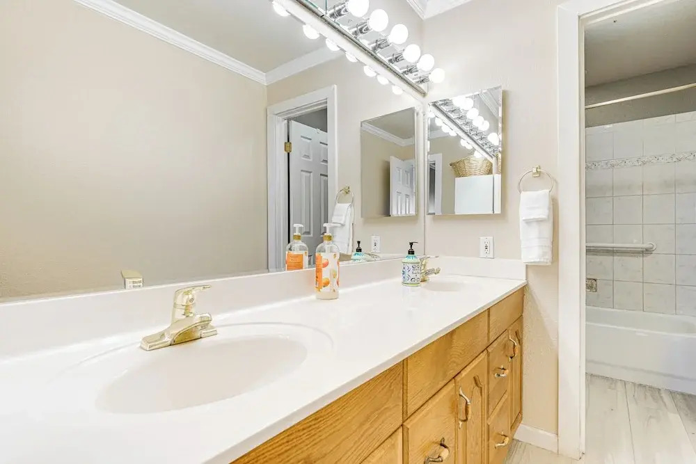 Walkable Scottsdale Condo w/ Pool Access!