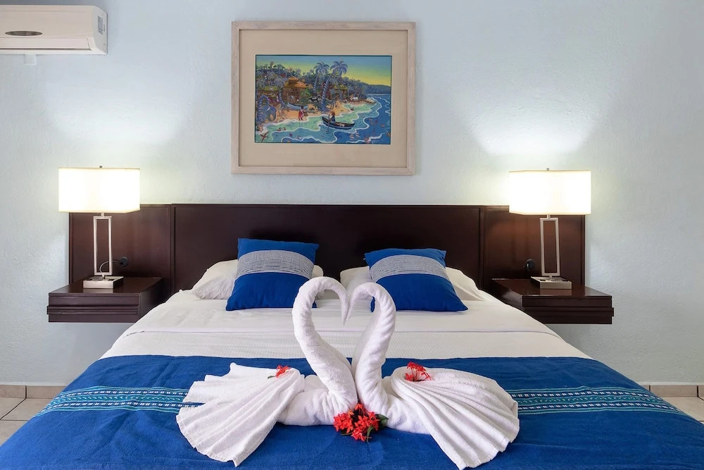WIVC Alta Vista Condo - Stunning Views, Close to the Beach & Romantic Zone