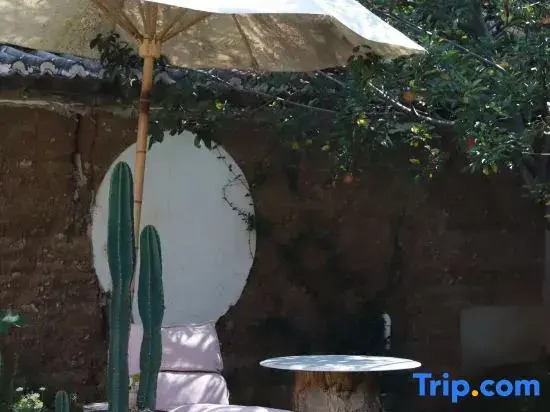 Shaxi Ancient Town Yanshe Homestay