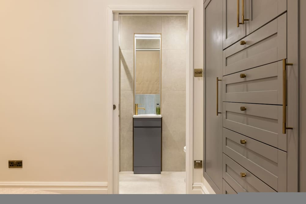 London Lovers - Newly Refurbished 2 BR in Chelsea