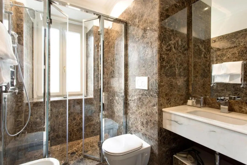Roof Suite Rome Suitable for 6 Persons