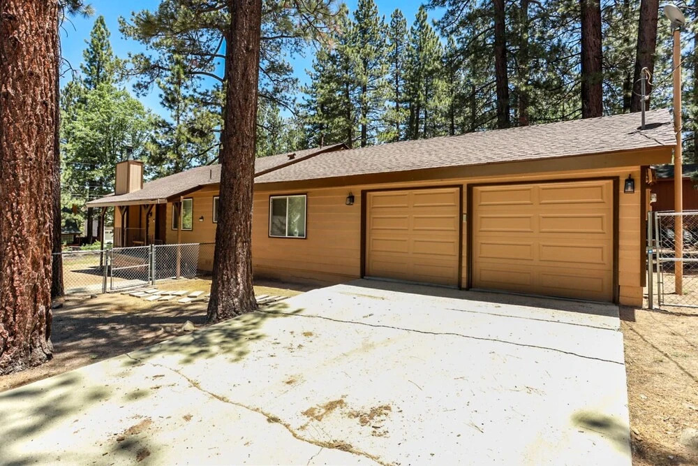 Bohemia Big Bear-1926 by Big Bear Vacations