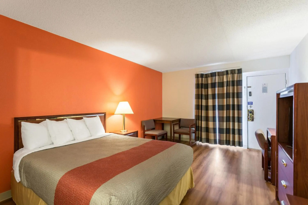 Motel 6-Butte, MT - Historic City Center