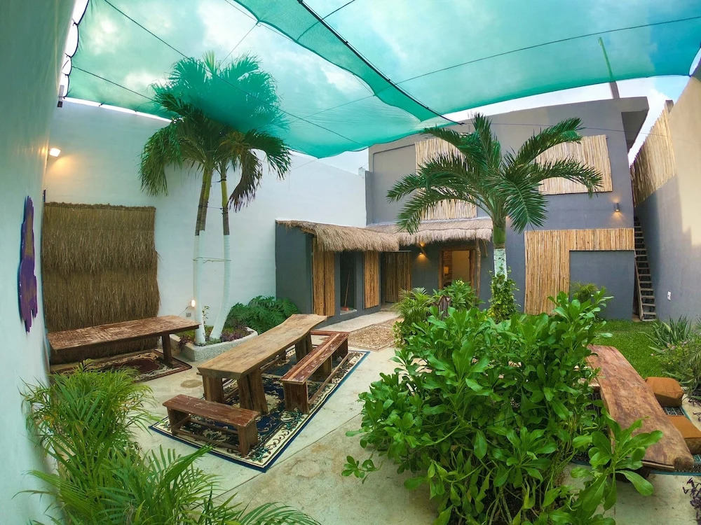 Morada Maya