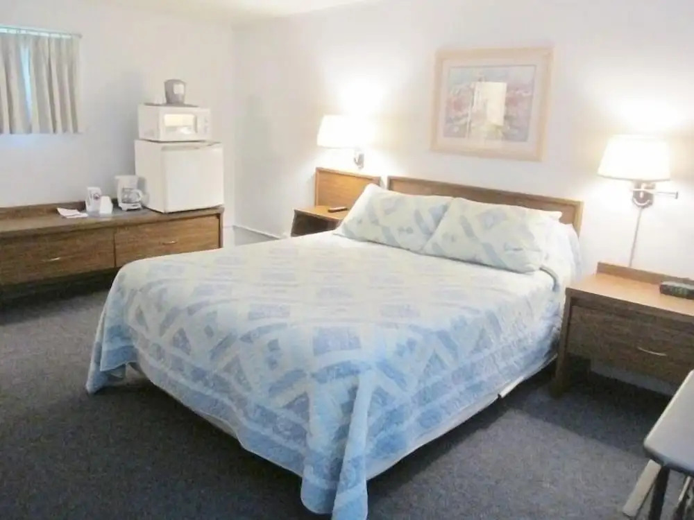 Country Squire Motel
