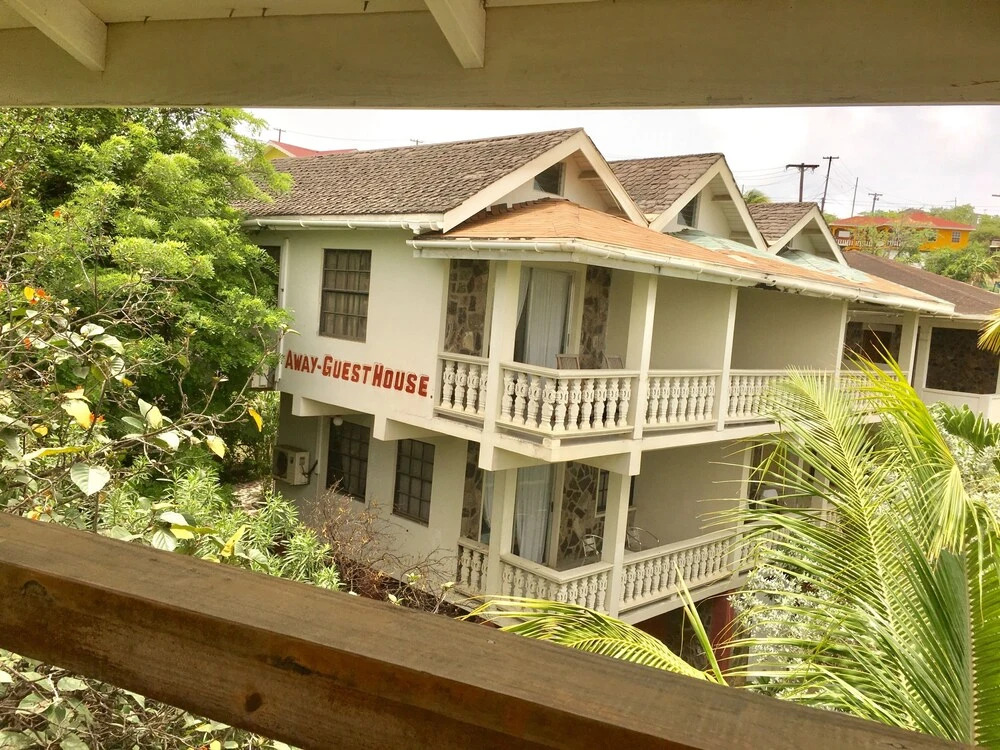 Dennis Hideaway