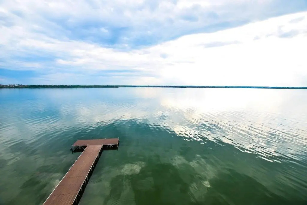 Premium Lake Side Studio