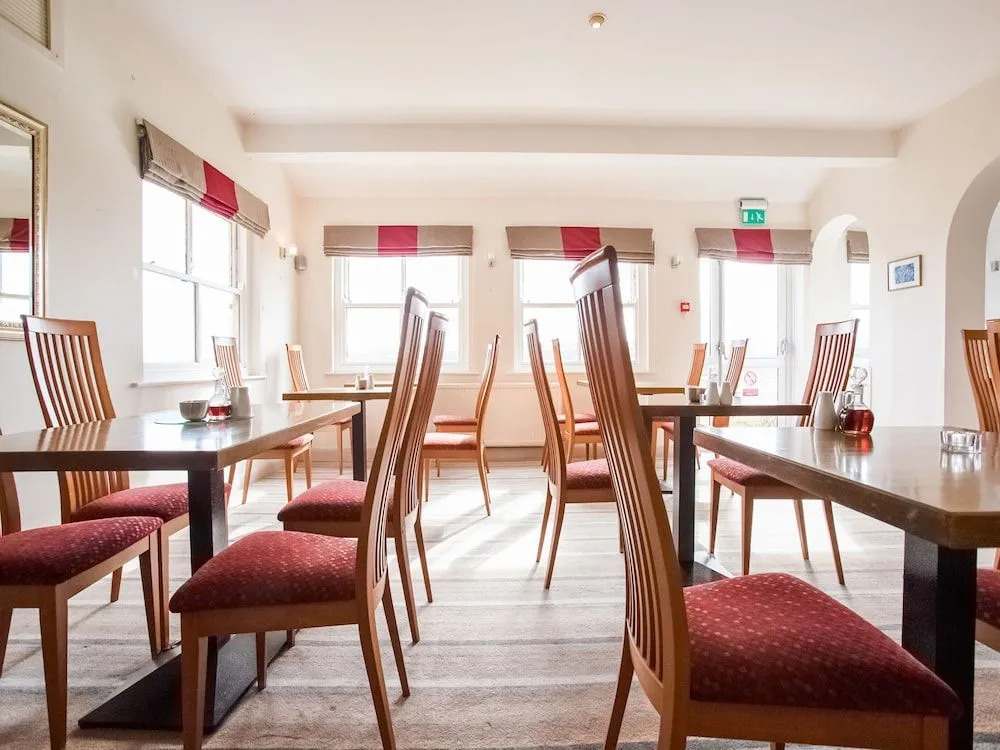 OYO Cliffemount Hotel